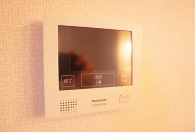 【設備】 | LES ENS FAMIIAUX H | ＴＶモニターホン（別部屋）