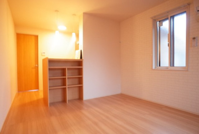 【居間・リビング】 | LES ENS FAMIIAUX H | リビング10.7帖（別部屋）