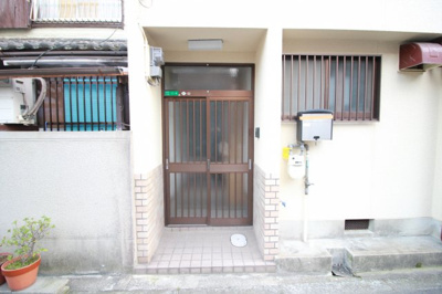 【エントランス】 | 文の里３丁目貸家 | エントランスです