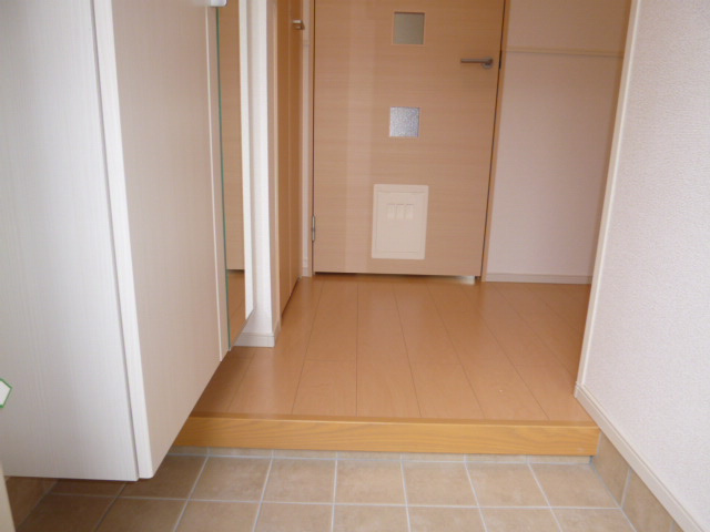 グローヴブリーズガーデンＢの玄関