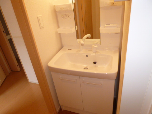 グローヴブリーズガーデンＢの独立洗面台|洗髪洗面化粧台