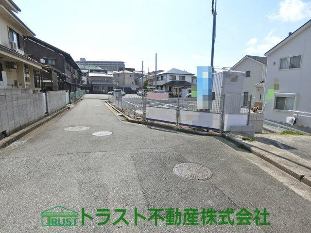 第15魚住町清水　新築一戸建の前面道路含む現地写真