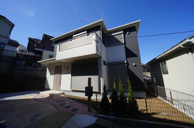 保土ヶ谷区仏向町　新築戸建ての外観