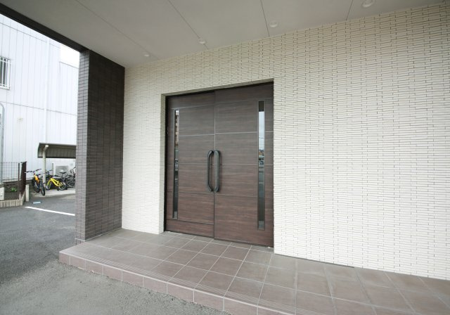 SQUARE-iのエントランス