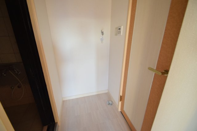 シンエイ第8東船橋マンションの設備|洗濯機置き場があります（別間取り参考写真）