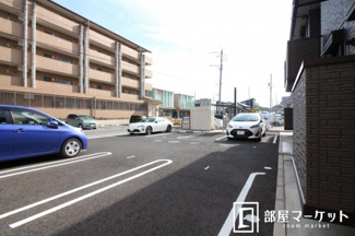 【駐車場】