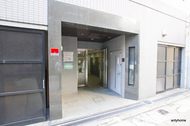 SHINE&SHINE55　仲介手数料無料の玄関