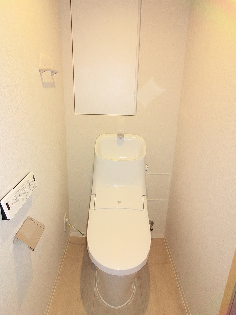 クレヴィアリグゼ日暮里のトイレ