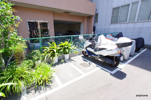 アークワン　仲介手数料無料の駐車場