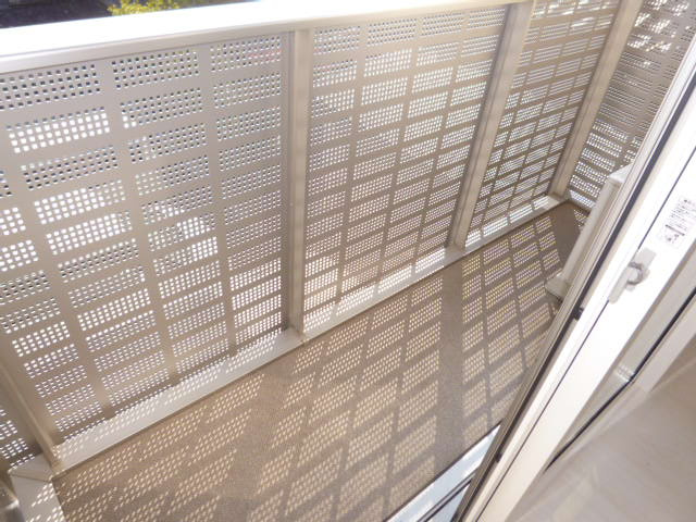 倉敷市連島町鶴新田のアパートのバルコニー
