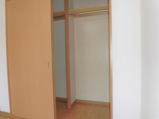 ハイツ功城の収納