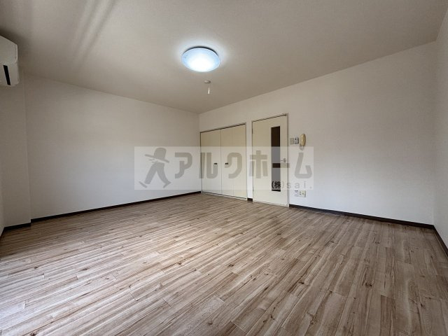 ソレアード1の寝室|ソレアードⅠ（柏原市国分本町）　洋室