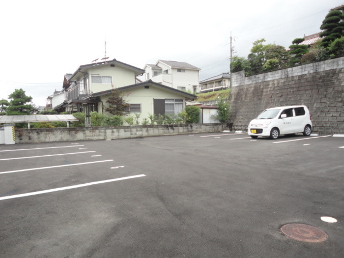 シティハイム三宅Ⅱの駐車場