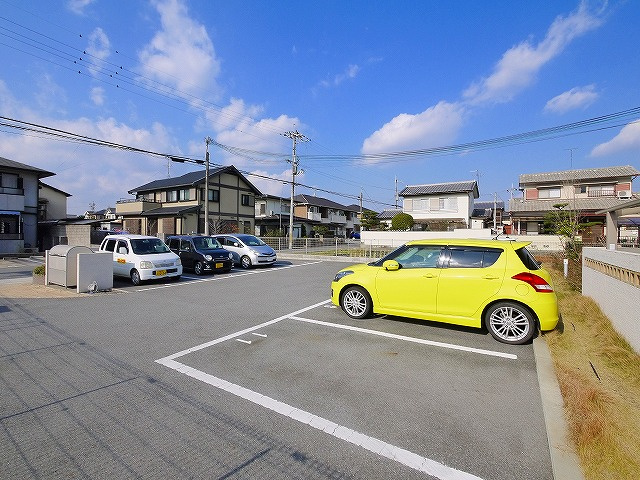 ボヌール　プレジオの駐車場|おしゃれな居間です