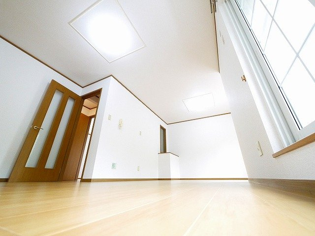 レフィナード富雄の内装|使いやすいリビングです