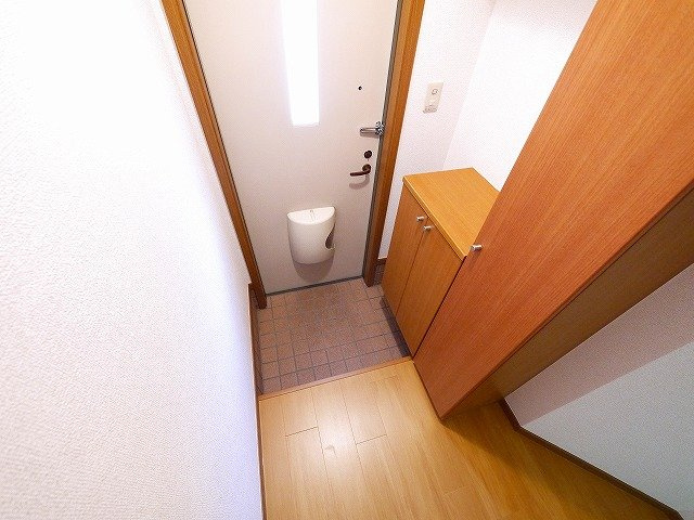 レフィナード富雄の玄関|落ち着いた玄関です