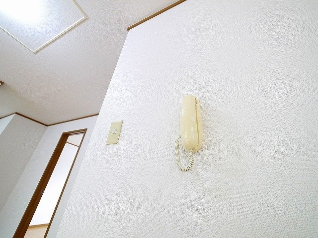 レフィナード富雄のセキュリティ|インターホンです