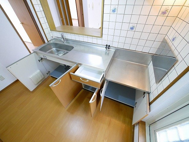 レフィナード富雄のキッチン|使いやすいキッチンです