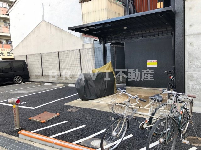 フォレステージ緑橋　BRAVI不動産の駐車場|【フォレステージ緑橋】駐車場完備です