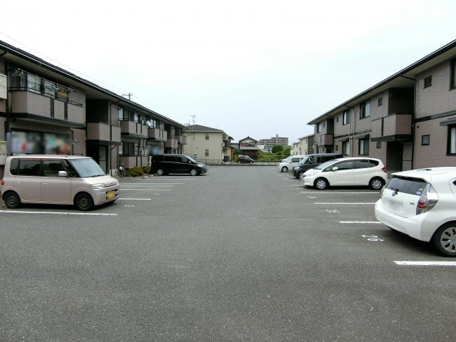 バームクーヘンA棟の駐車場