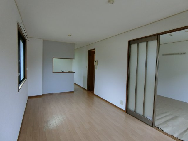 バームクーヘンA棟の居間・リビング