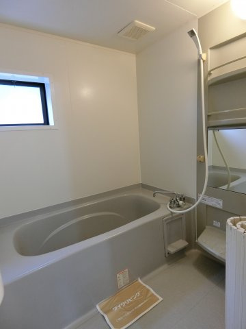 バームクーヘンA棟の浴室