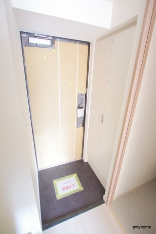 プレサンス大阪天満リバーシア　仲介手数料無料の玄関