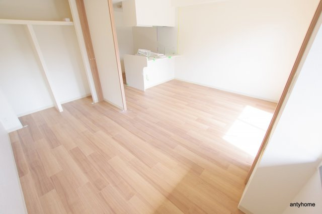 プレサンス大阪天満リバーシア　仲介手数料無料の居間・リビング