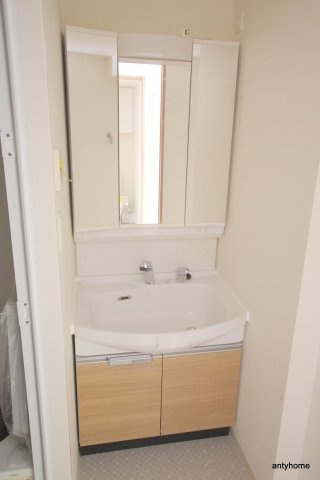 プレサンス大阪天満リバーシア　仲介手数料無料の洗面所