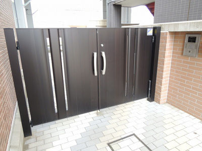 【エントランス】 | 新鎌ヶ谷ＫＩＹＯＴＡ | オートロックゲート完備