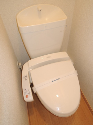 【トイレ】 | 新鎌ヶ谷ＫＩＹＯＴＡ | バストイレ別。温水洗浄便座付き