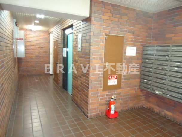 大手前ハイツ　BRAVI不動産のロビー|【大手前ハイツ】ロビーです