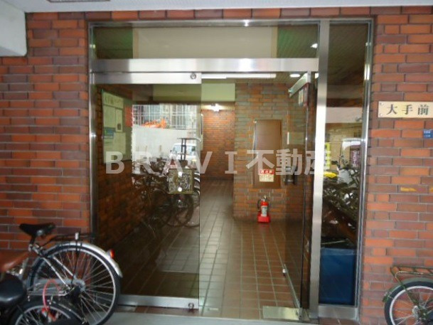 大手前ハイツ　BRAVI不動産のエントランス|【大手前ハイツ】エントランスです