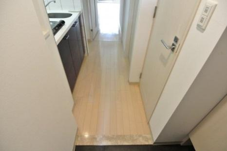 ミュプレ北浜　BRAVI不動産の玄関|【ミュプレ北浜】落ち着いた玄関です