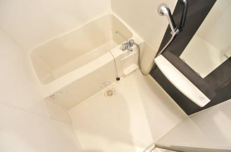 ミュプレ北浜　BRAVI不動産の浴室|【ミュプレ北浜】日々の疲れを癒すお風呂付です