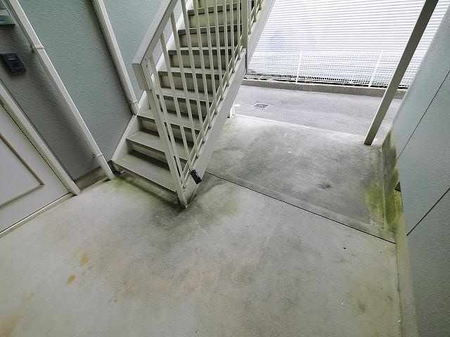 グリーンライフ平城Eのその他共用部分|毎日通る共用階段はこのようになっています
