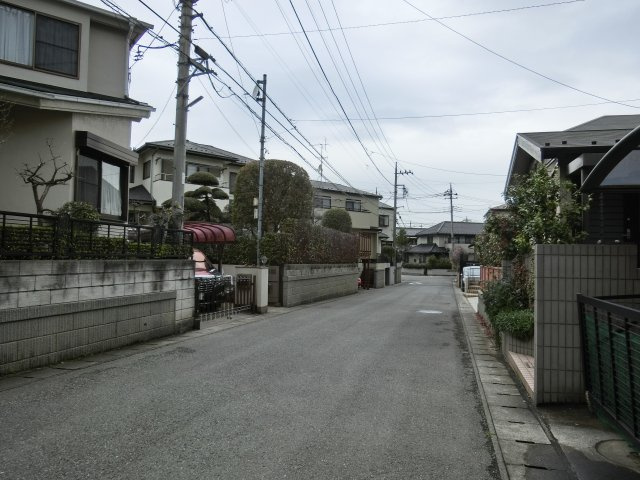八千代市ゆりのき台５丁目　約７７坪　売地　建築条件なし　解体更地渡しの前面道路含む現地写真