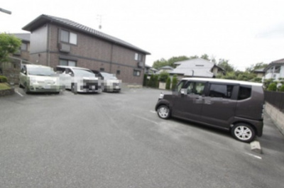 【駐車場】 | ロイヤルガーデンＥ