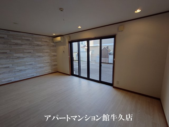 サンハイツの洋室