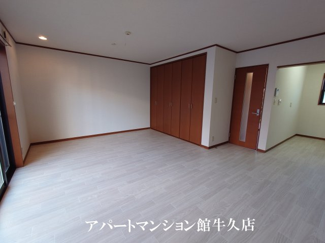 サンハイツの洋室