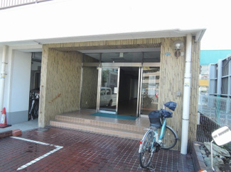 【エントランス】