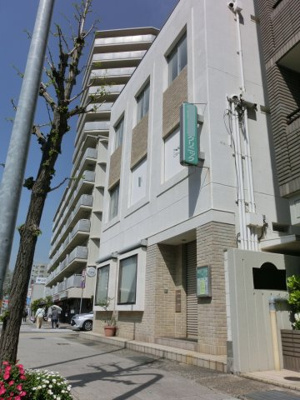 【外観】 | OCビル | 2号線に面した明るいビルです。