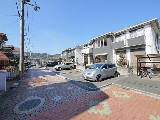ブライトヒルズAの駐車場