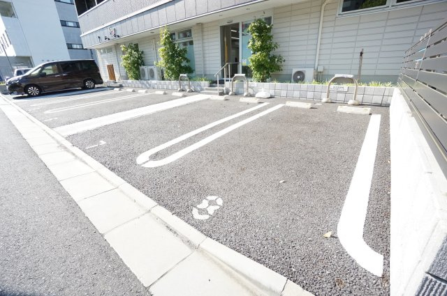 アスタリスクの駐車場