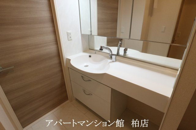 アスタリスクの独立洗面台