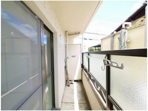 ロイヤルモアあやめ池のバルコニー|バルコニーからの眺めを楽しみながら食事をしませんか