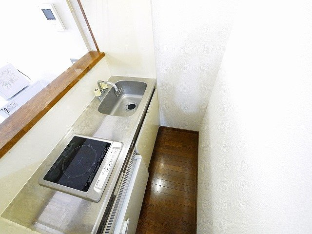 みつがらすの内装|キッチン周りです