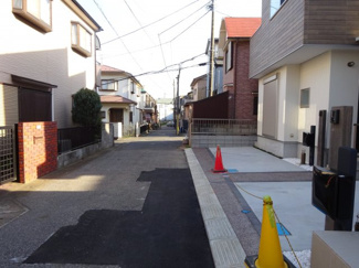 【前面道路含む現地写真】