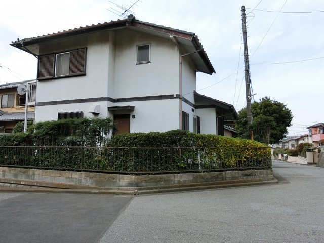 花見川区朝日ヶ丘５丁目　売地　約５５坪の整形地　建築条件なし　南東６ｍ公道×北東６ｍ公道　角地の外観