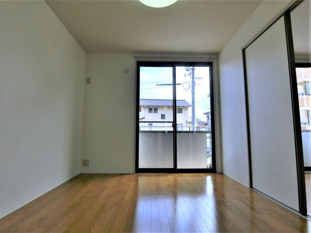 フォレスト　ハイツの洋室